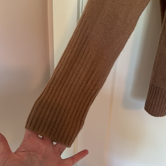 White & Warren patch pockets cashmere sweater - Picture 8 of 9